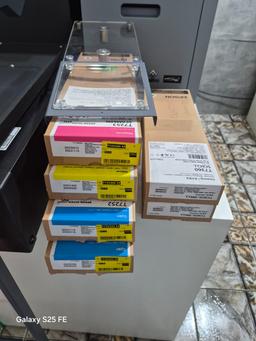 Impressora DTG Epson SureColor F2100 Completa Ótimo Estado Plataforma Mangas, Estabilizador e 4 Cartuchos Novos e 02 kit de limpeza fechado - miniatura 6