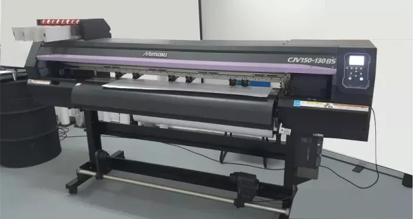 Plotter de Recorte Mimaki CJV150-130 com1 cabeça de impressão DX7 e tinta original CMYK, investimento de R$ 35.000,00, maquina está em Curitiba - PR.