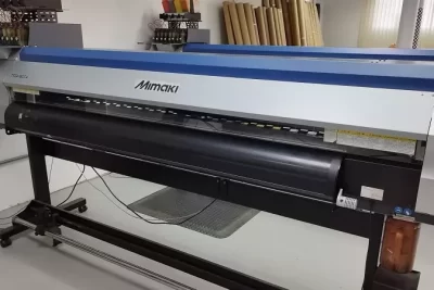 Impressora Mimaki TS34-1800A com velocidade de impressão de até 70m²/h. Investimento de R$ 15.000,00, maquina está em Blumenau - SC.