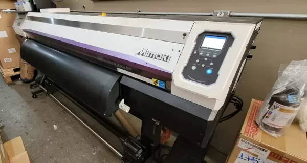 Impressora Ecosolvente Mimaki JV300-160 com 2 cabeças de impressão DX7. Maquina está em São Paulo - SP. Investimento de R$ 65.000,00.