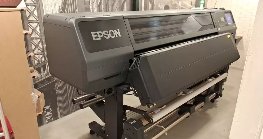 Impressora Epson Resina R5070L com cabeça de impressão com tinta Advanced PrecisionCore®. Investimento de R$ 125.000,00. Maquina está em São Paulo - SP.