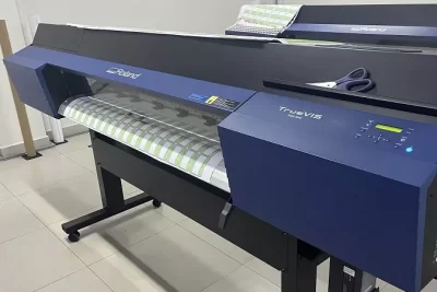 Impressora com recorte Roland Ecosolvente SG2-540 com 2 cabeças de impressão Flex Fire (novas). Investimento de R$ 59.000,00, maquina está em SP.
