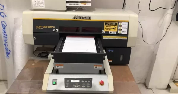 Impressora UV Mimaki UJF-3042FX com resolução de até Até 1.200 dpi. Investimento de R$ 30.000,00, maquina está em Salvador - BAHIA.