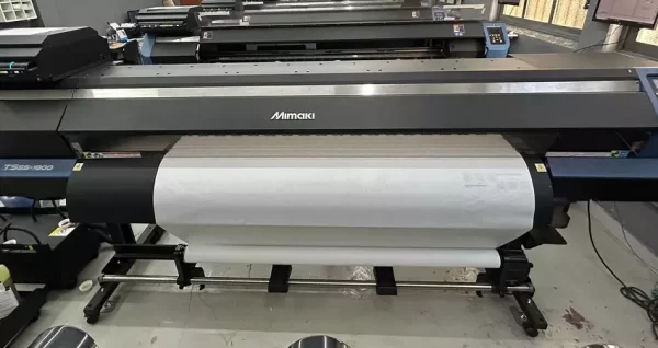 Impressora Mimaki TS55-1800 com Velocidade máxima de até: 135m²/h, ano 2020. Investimento de R$ 110.000,00, maquina está em Nova Friburgo - RJ.