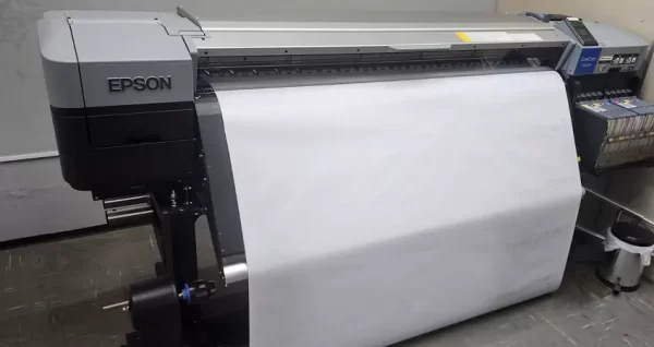 Plotter Sublimática Epson F9470H com  2 cabeças PrecisionCore TFP. Investimento de R$ 115.000,00, maquina está na garantia. Local: São Jose do Rio Preto, SP.