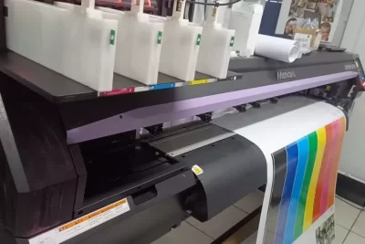 Impressora com Recorte Mimaki CJV150-130 com 1 cabeça de impressão DX7 e velocidade de até 56m²h. Investimento de R$ 38.900,00, maquina está em RJ.