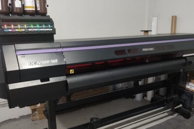 Impressora UV MIMAKI UCJV300-160. Ano: 2018. Resolução de Impressão: Até 1200dpi. Tinta: Original. Localizada em Contagem - MG. R$R$90.000,00