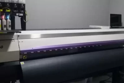 Impressora ecosolvente JV300160 Mimaki Ano: 2015. Resolução: 1.440 dpi. Velocidade: até 105,9 m²/h. Largura: 1,60 m. Localizada em São Paulo. R$37.000,00