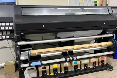 Plotter de imprssão HP Látex 570. Cabeça: 07 cabeças de impressão. Ano: 2018. Largura da mídia máxima: 1,625 m. Tinta: Original. Local: São Paulo. R$80.000,00.