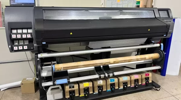 Plotter de imprssão HP Látex 570. Cabeça: 07 cabeças de impressão. Ano: 2018. Largura da mídia máxima: 1,625 m. Tinta: Original. Local: São Paulo. R$80.000,00.