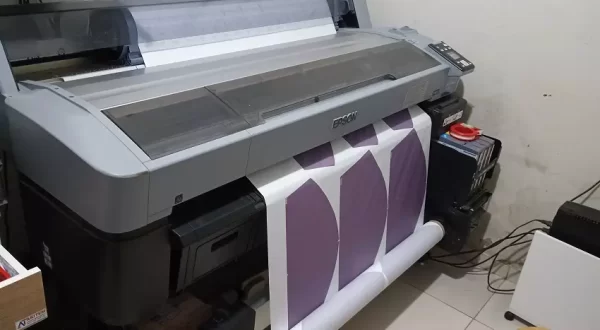 Impressora EPSON SC F6370. Ano: 2021. Cabeça: PrecisionCore. Velocidade de impressão: até 63 m²/h. Local: Açaiteua - PA. R$33.000,00.