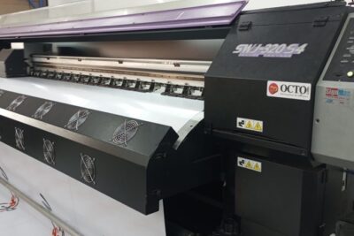 Mimaki 4 cabeças SWJ320 S4. Ano: 2012. Tinta: Original Mimaki. Cabeça: 4 cabeças de impressão . Local: Indaiatuba. R$:85.000,00.