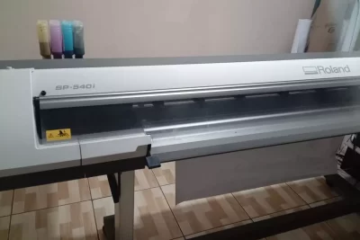 Plotter Roland SP540i. Maquina revisada pelo técnico, com troca de danper, caps e cabeca com peças originais. R$48.000,00. Local: Laranjeiras do sul - PR.