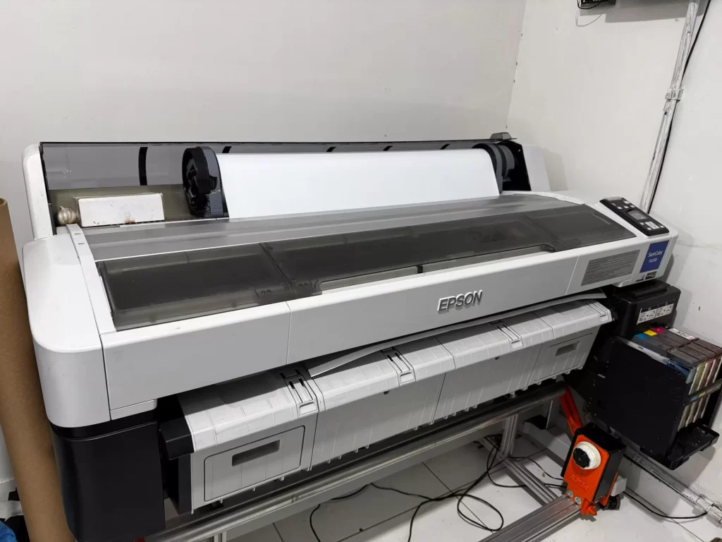 Impresssora Epson F6200 ano 2014, com uma cabeça de impressão. Investimento de R$ 23.000,00. Maquina está em SAO DOMINGOS-BA