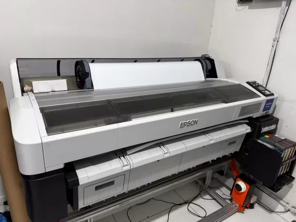 Impresssora Epson F6200 ano 2014, com uma cabeça de impressão. Investimento de R$ 23.000,00. Maquina está em SAO DOMINGOS-BA