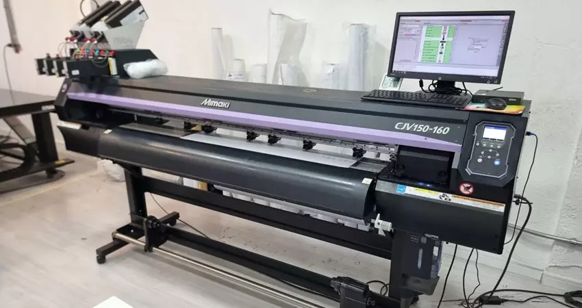 Impressora com recorte Mimaki CJV150-160. Tinta:Bulk Ink Nutec. Velocidade de impressão: 56.2m²/h. local: Taboão Da Serra. R$55.000,00.