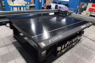 Impressora mimaki JXF 200. Largura máxima de impressão: 2,5 metros. Cabeça: cabeças novas! Localização: São Paulo. R$245.000,00.