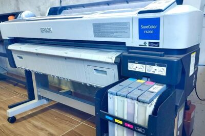 Impressora Epson F6200 Sublimática. Ano:2014. Tinta: original. Localizada em: Embu-Guaçu SP. Investimento de: R$ 19.000,00.