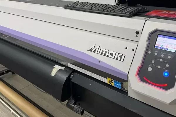 Plotter de impressão Mimaki JV150-160. Ano: 2020. Tinta: original. Localizada em Belo Horizonte. Investimento de R$50.000,00.